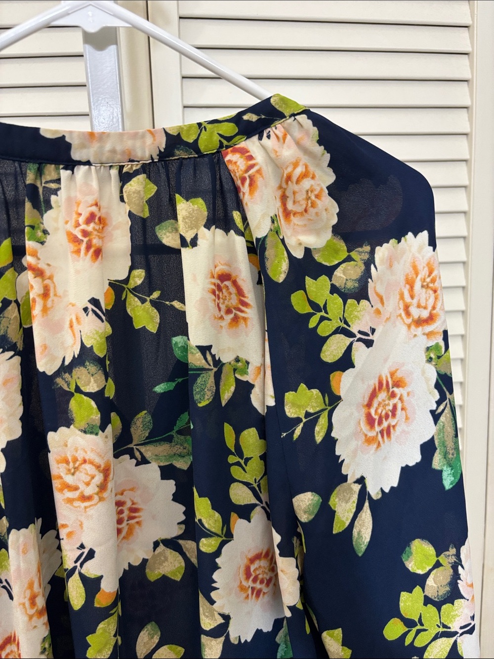 Rose & Olive Navy Floral Long-Sleeve Blouse XL - Picture 8 of 13